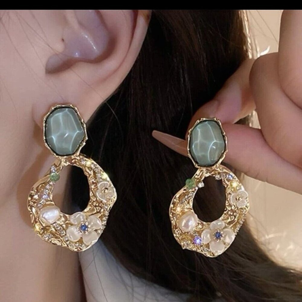 925 Sterling Silver Rhinestone and Flower Decor Earrings For Women